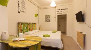 Гостиница Чемодан Отель Сочи Двухместный номер с 2 отдельными кроватями и душем-2